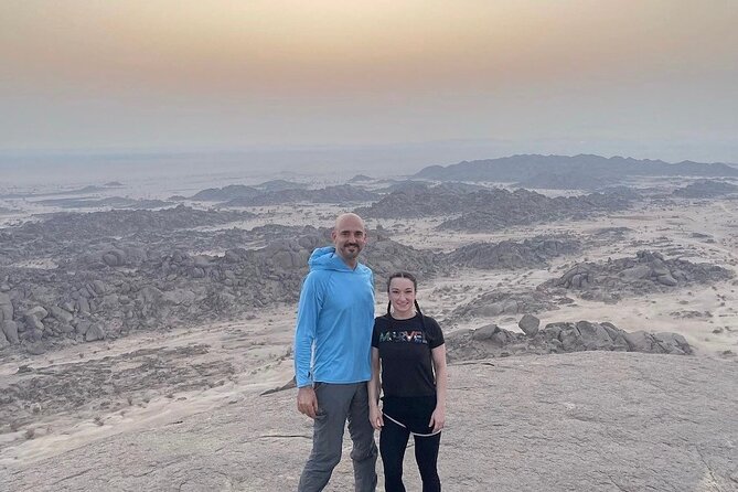 4 Hours Charming Moon Valley Hike Experience in Jeddah - Why Moon Valley feels different from a normal Jeddah outing