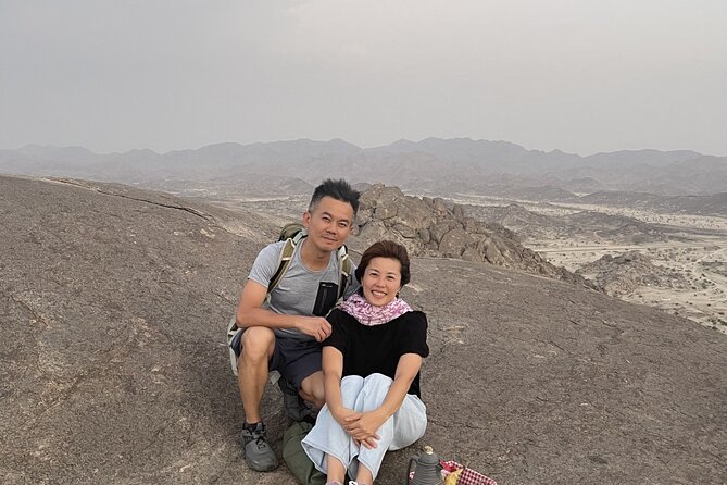 4 Hours Charming Moon Valley Hike Experience in Jeddah - The 30-minute climb to Moon Mountain