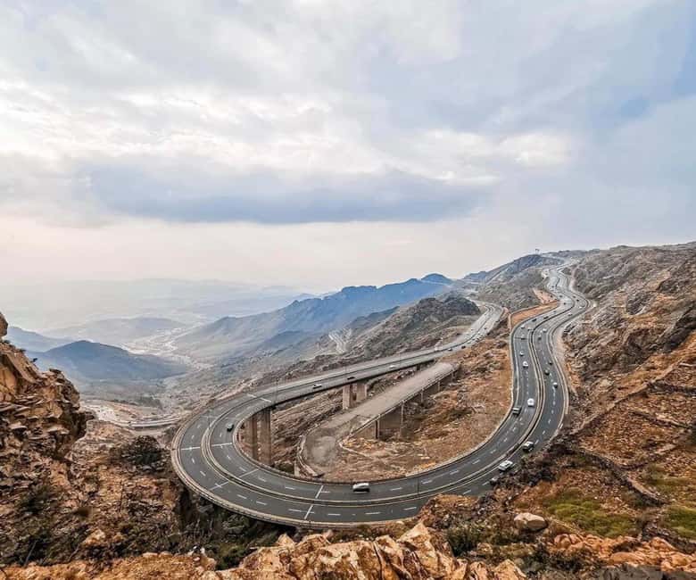 Abha City Tour & Rijal Almaa - Walking through the clouds at El Sahab Park