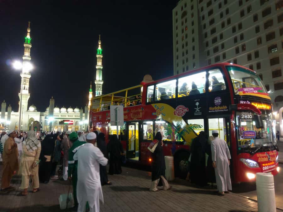 Al Madinah: City Sightseeing Hop-On Hop-Off Bus Tour - Who should book this Al Madinah bus tour?