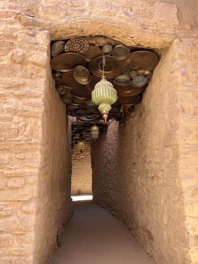 Al-Ula: Old Town, Hegra, and Elephant Rock Day Tour - Old Town: mud-brick lanes and a former pilgrimage stop