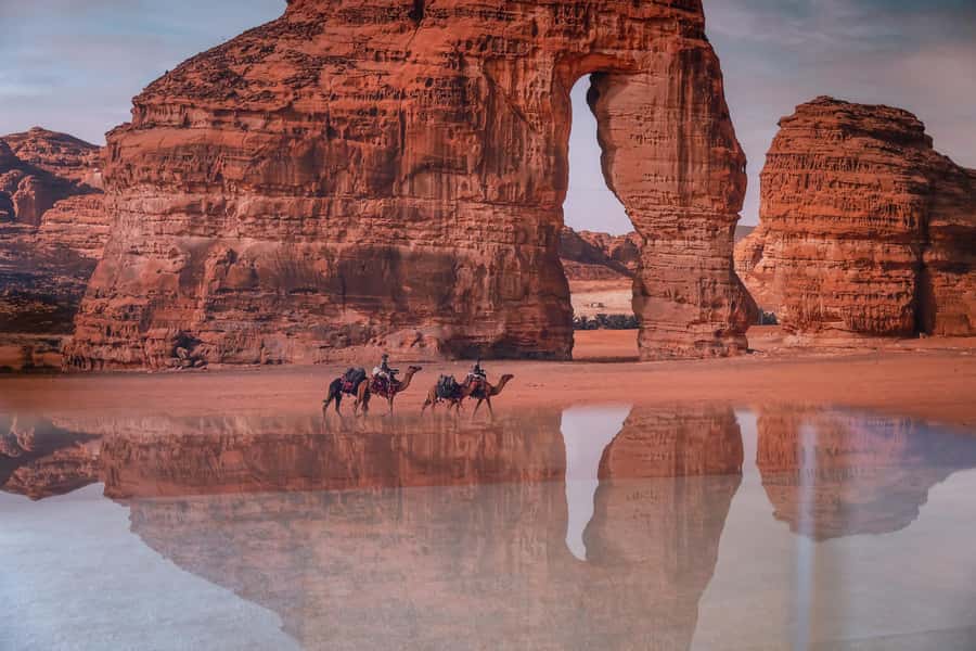 AlUla: Discover AlUla Like a Local Guided Tour - Hegra: sandstone tombs and Nabataean skill