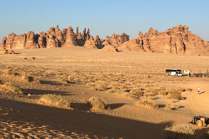 Alula Full Day Tour - Three hours among Hegra’s Nabataean tombs