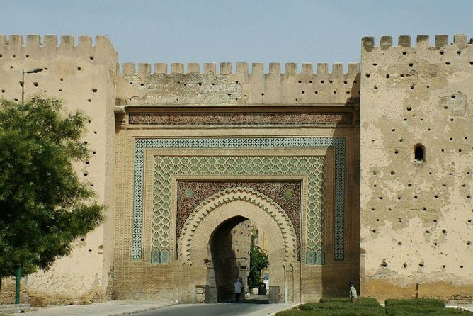 City Sightseeing Al Madinah Hop-On Hop-Off Bus Tour - Uhud Battlefield and Al-Noor Mall