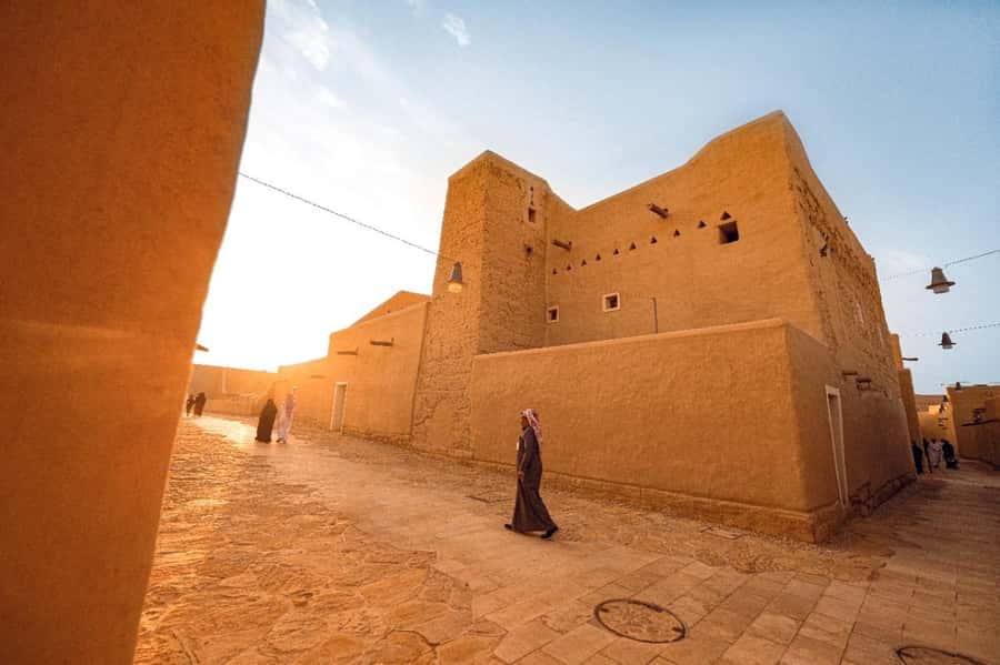 Diryah tour with Dinner - Walking through At-Turaif’s Najdi architecture