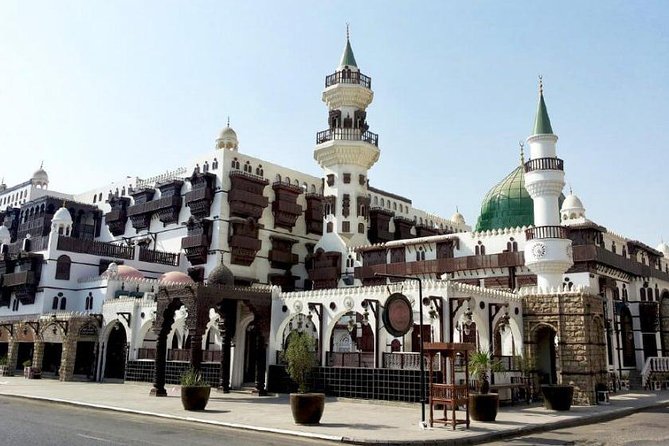 discover Jeddah city - The value of a private guide and driver