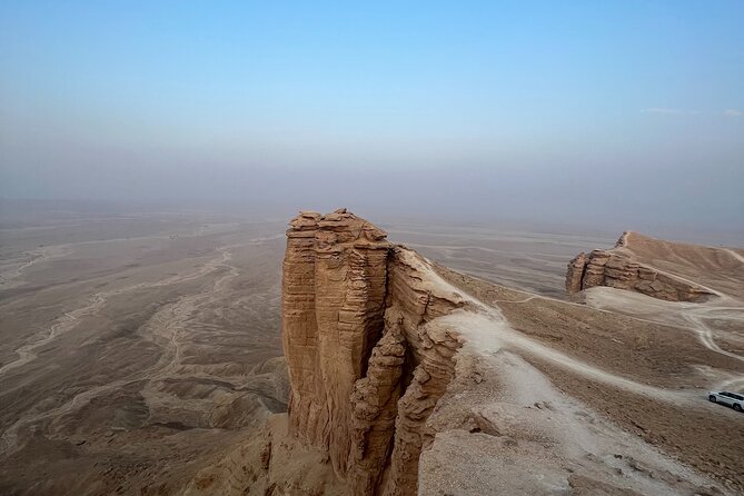 Edge of the World and Huraymila National Park Tour - The two-hour drive from Riyadh to Huraymila