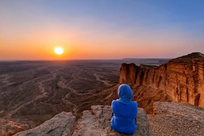 Edge Of The World Hike(Dinner under stars,village,bats cave,camp) - The first stops: ruins, village, and desert context