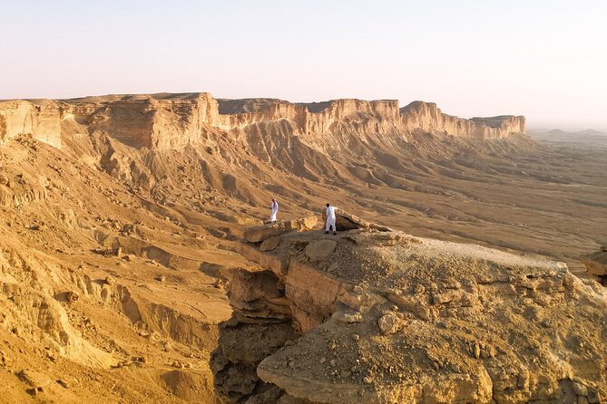 Edge of the World & Keshta in Riyadh - Hiking toward the 300-meter cliff