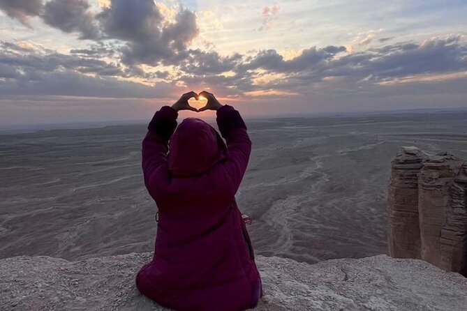 Edge of The World Riyadh with Camel Ride ,Bat Cave Visit & Dinner - Camel riding near Riyadh, more photo stop than safari