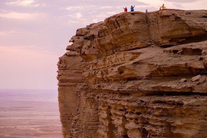 Edge Of The World Tour (Private Tour) - Why Jebel Fihrayn feels like the edge of the world