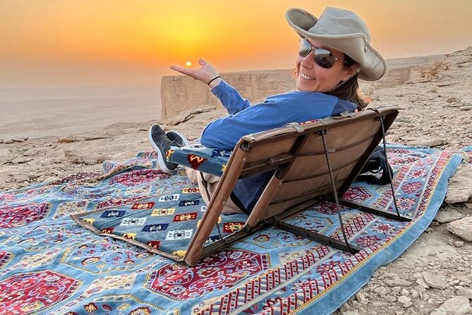 Edge Of The World Tour (Private Tour) - Elephant Rock and Jabal Abyad add welcome variety