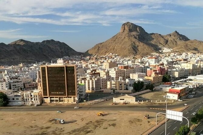 Experience the life of the Prophet in Makkah - Albaya Mosque and the Pledge of Aqaba