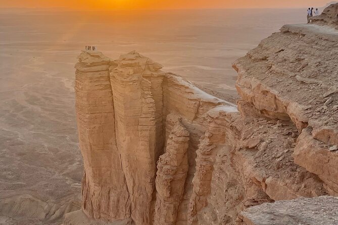 Explore Edge of The World in a Private Trip with Saudi Dinner - Why This Riyadh Day Trip Works