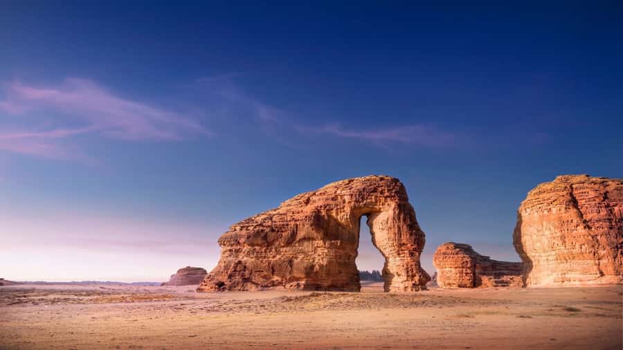 From AlUla: Hegra Tour - Jabal AlAhmar and Jabal Alkhuraymat
