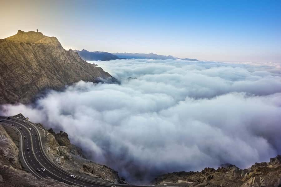 From Jeddah: Taif Exploration Tour with Lunch - The climb toward Al Hada and the first big viewpoint