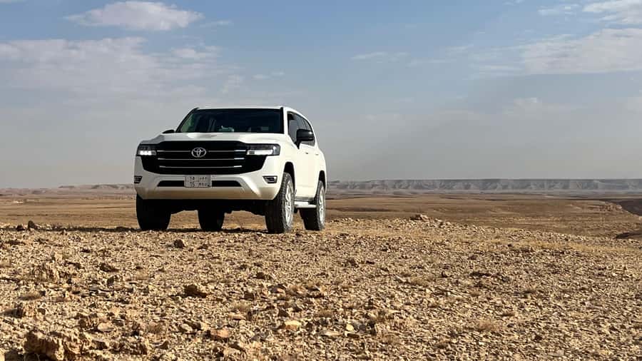 From Riyadh: Edge of the World and Darb Al-Manjoor Adventure - The 45-minute SUV ride into the Tuwaiq Mountains