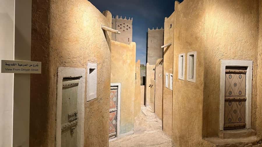 Half Day in Riyadh, Almasmak, National Museum, Kingdom Tower - King Abdulaziz Historical Center connects the main stops