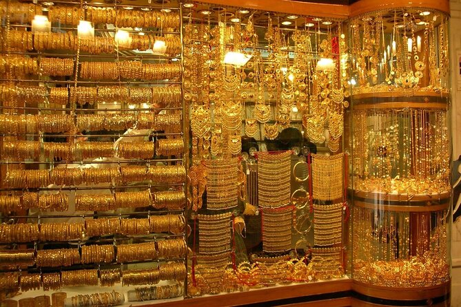 Half Day Jeddah Traditional City Tour - Gabel Street brings a traditional market stop