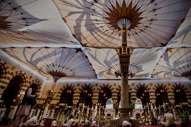 Half - Day Tour in Prophet Mohammed City - Uhud Mountain brings the past into view