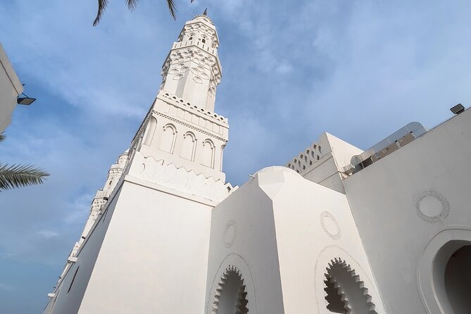 Half - Day Tour in Prophet Mohammed City - Al-Ihn Well adds a quieter historical layer