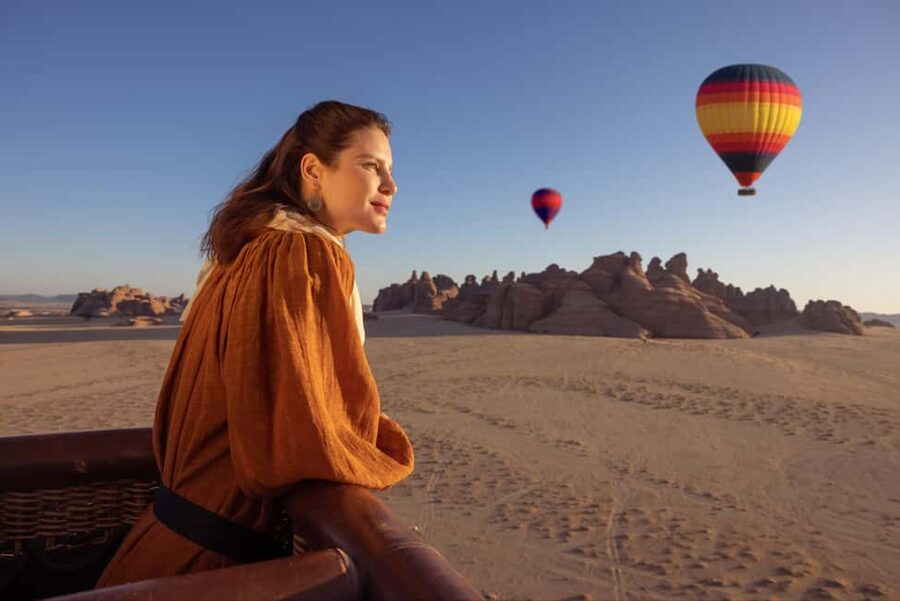 Hegra Al Ula: Sunrise Hot Air Balloon Flight - Why a balloon gives you a different AlUla view