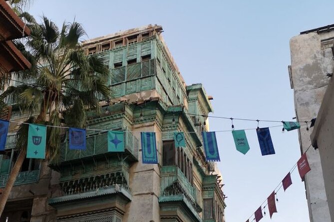 Historic District Tour in Jeddah by a Local Guide - Souq Al Alawi and the Qabel Trail