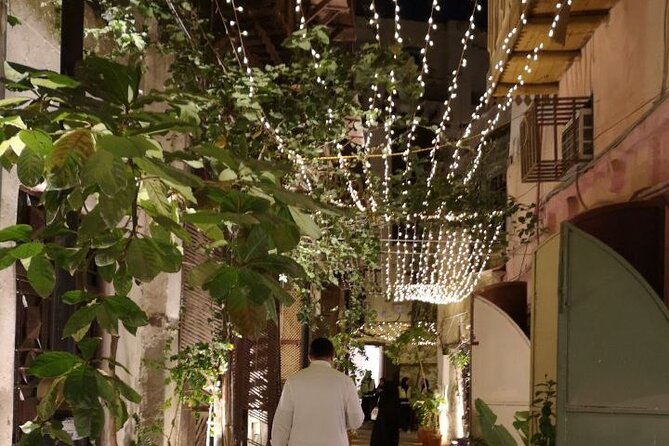 Historic District Tour in Jeddah by a Local Guide - Zawiya 97, art, and a pilgrimage route