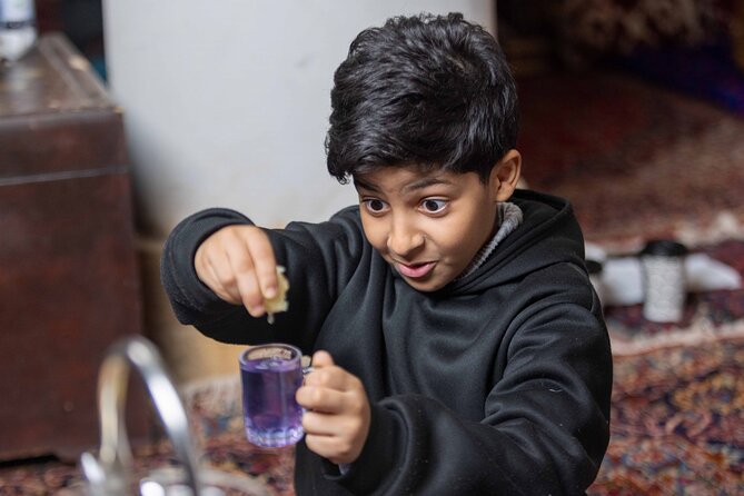 Interactive Saudi Cuisine and Cultural Experience - The guide and the feel of the evening