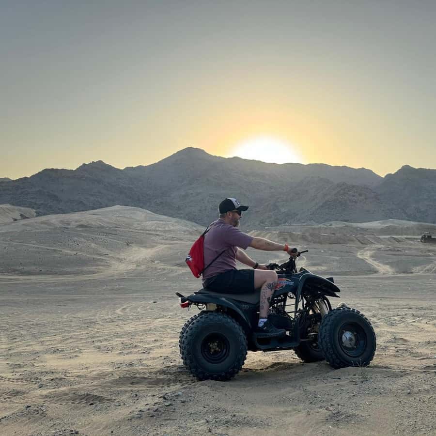 Jeddah Desert Safari: Quad Biking, Camel Farm & Sunset Views - Leaving Jeddah for the open desert