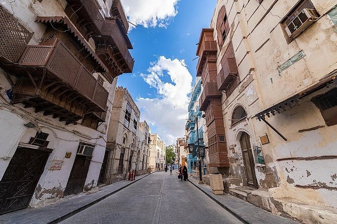 Jeddah Heritage Tour Unveiling History and Culture - The optional cycling and running versions