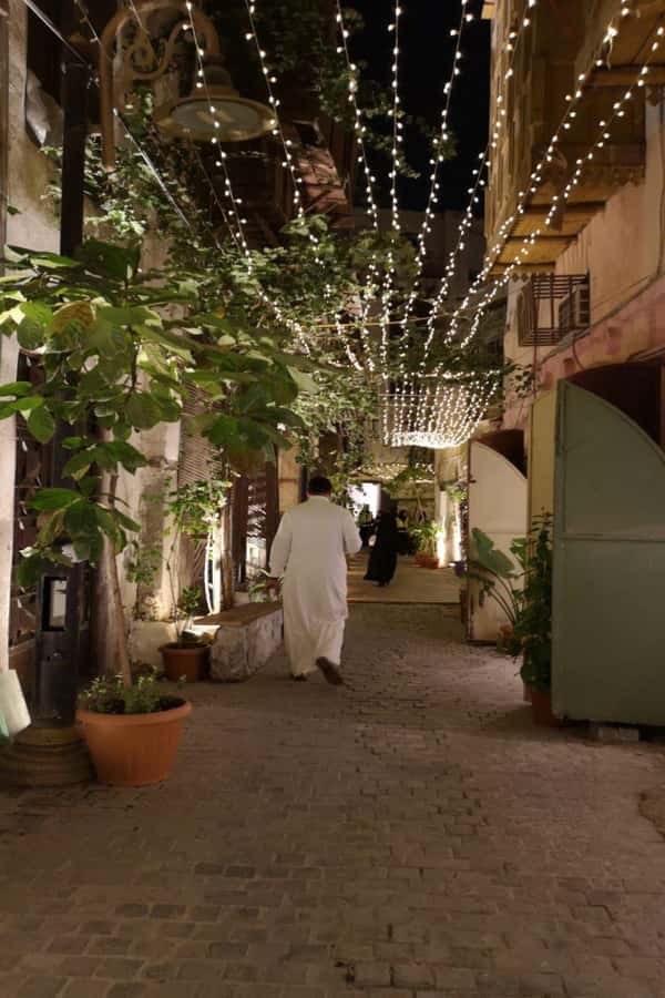 Jeddah: Historic District Tour by a Local licensed Guide - Who should book this three-hour walk?
