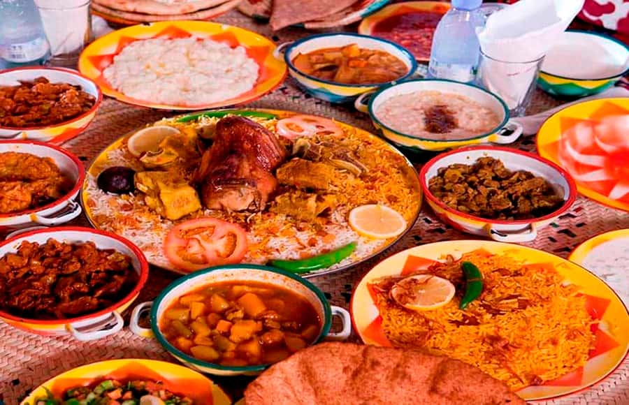 Jeddah: Jeddah Heritage Chronicles Tour with optional lunch - A Saudi lunch that adds real local flavor