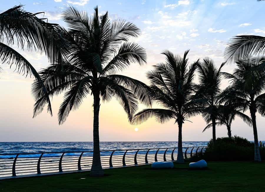 Jeddah : Jeddah’s Traditional Tour - The Ukash Mosque and Old Jeddah’s religious character