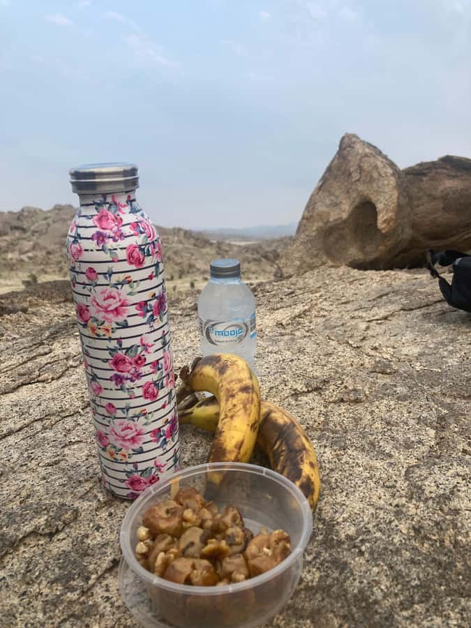 Jeddah: Moon Mountain Guided Hiking Tour with Snacks - Booking flexibility and what to bring