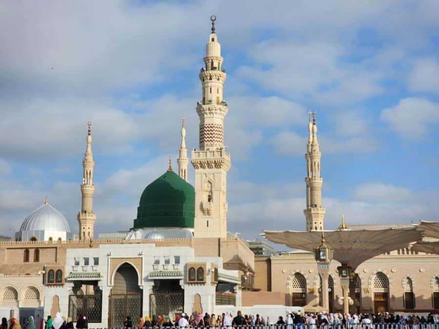 Medina Ziyarats ( Visit Holy Places) - What this three-hour Madinah ziyarat is really like
