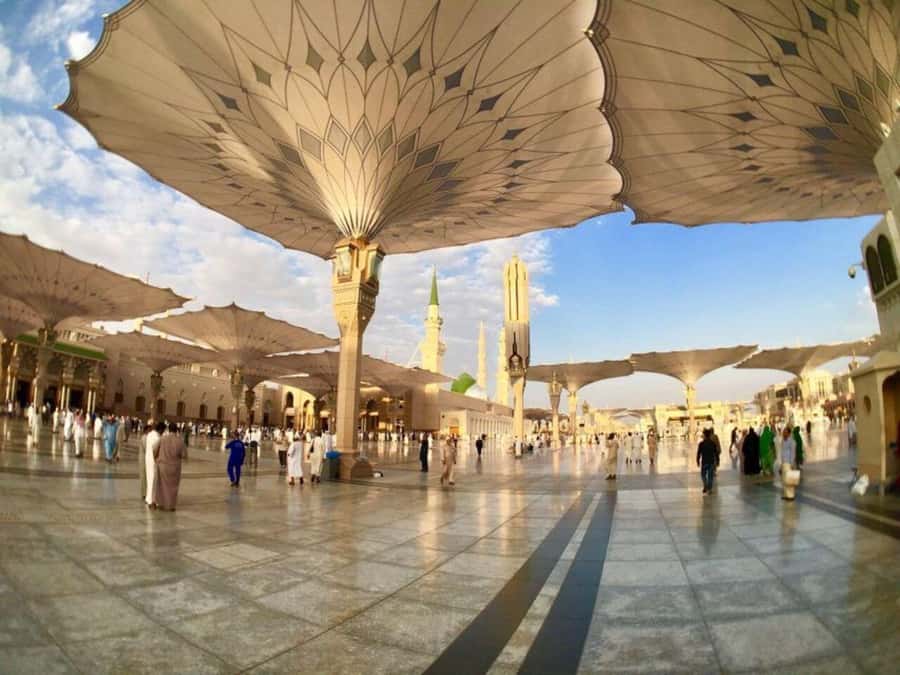 Medina Ziyarats ( Visit Holy Places) - The Seven Mosques and the final listed site