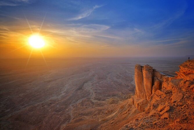 Private Trip to Edge Of The World Riyadh - A private route from Riyadh to the cliffs