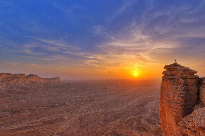Private Trip to Edge Of The World Riyadh - The heritage village stop adds a change of pace