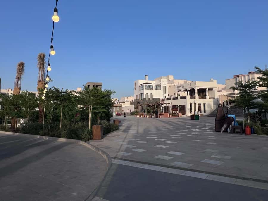 Prophet’s Mosque Walking Tour with Historic Hejaz Railway - Old Al-Maghasilah in doors, alleys, and tea