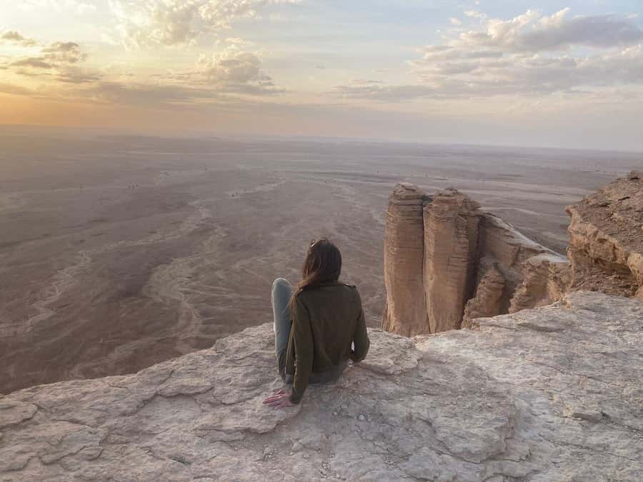 Riyadh Edge of The World and Bat Cave Visit by Bus - Key points to know before booking