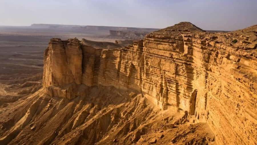 Riyadh Edge of The World and Bat Cave Visit by Bus - Arriving at the Edge of the World