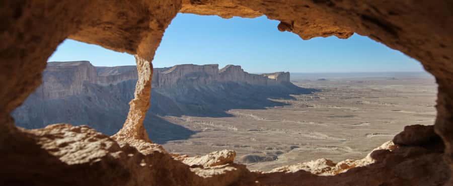 Riyadh Edge of The World and Bat Cave Visit by Bus - Who should book this desert outing?