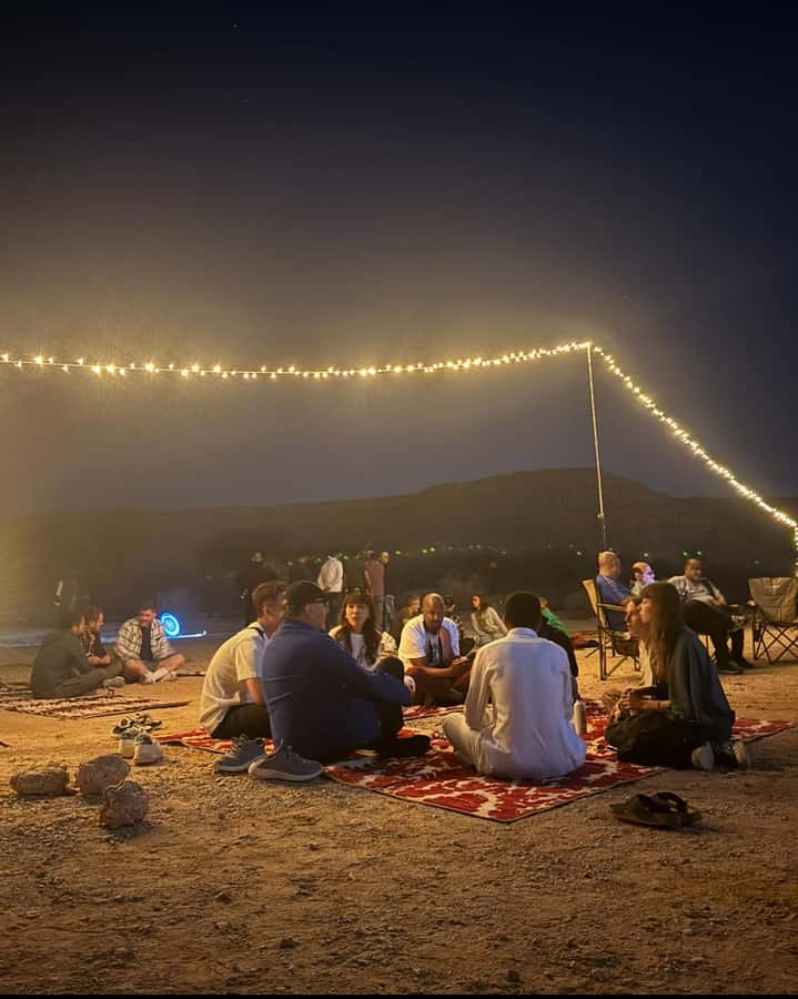Riyadh: Edge Of The World, camels &Stargazing with 4x4 - Sunset turns a good view into the main event