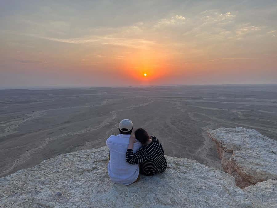 Riyadh: Edge of the World Private Guided Tour with dinner - Key points to know before you book