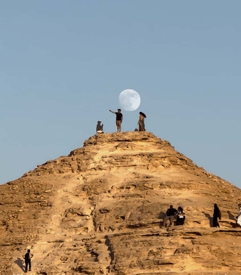 Riyadh Sunset Edge of the World & Deer Reserve 4WD Adventure - Sunset, photos, and Saudi hospitality