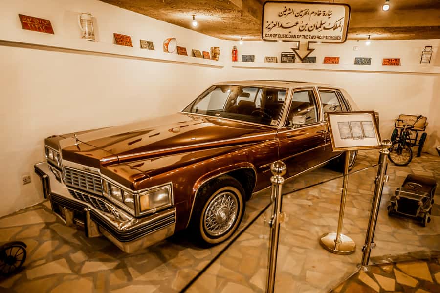 Saudi Arabia Tour from Bahrain including Traditional Meal - Leaving Manama Across the King Fahad Causeway