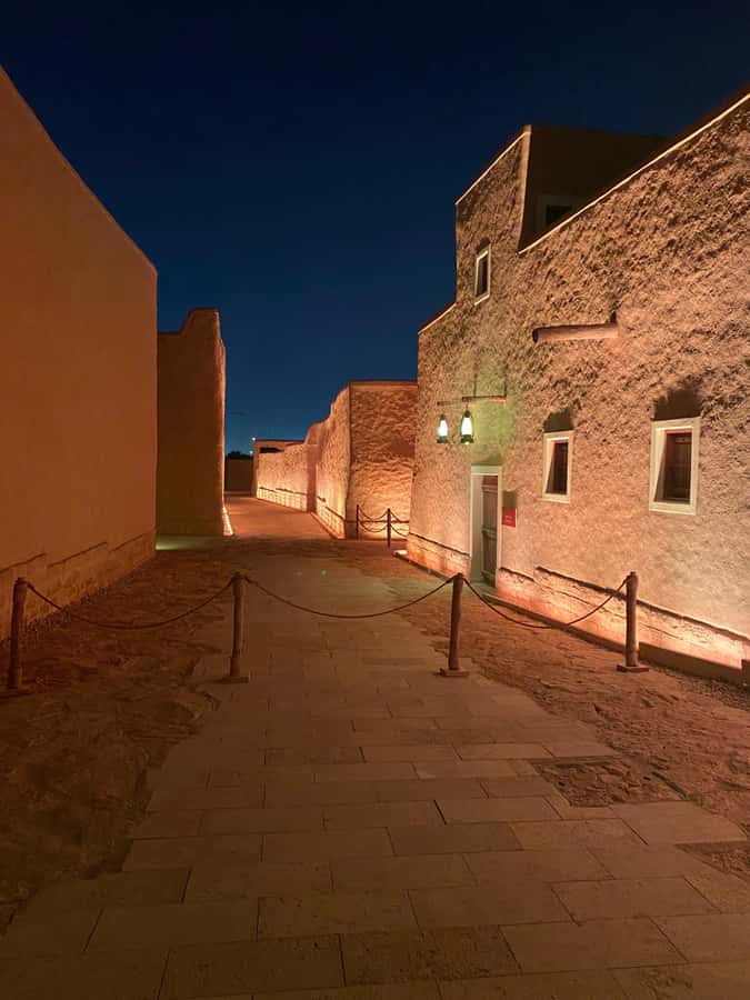 VIP Private Riyadh Experience with Saudi Meal & Pickup - Who should book this experience?
